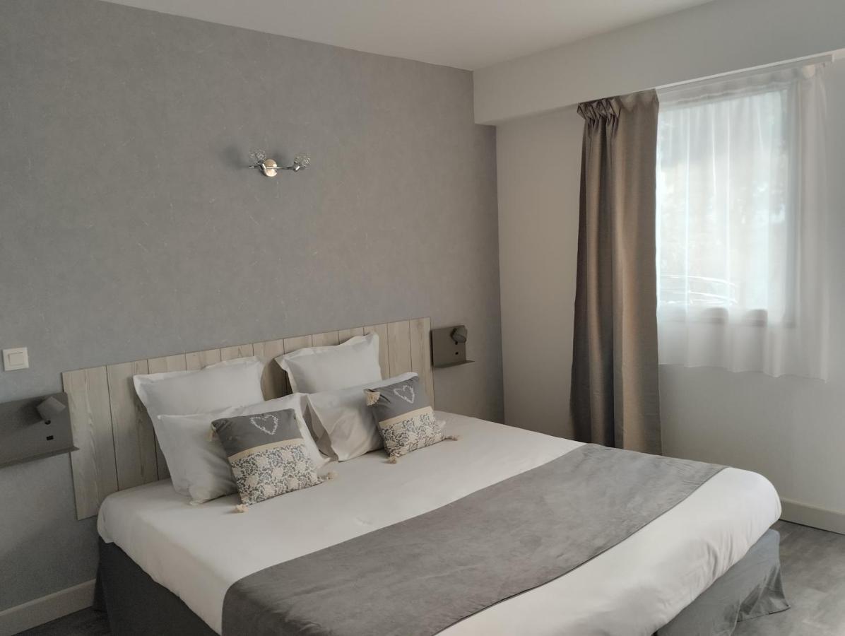 Hotel Le Vanseen Les Vans Eksteriør billede