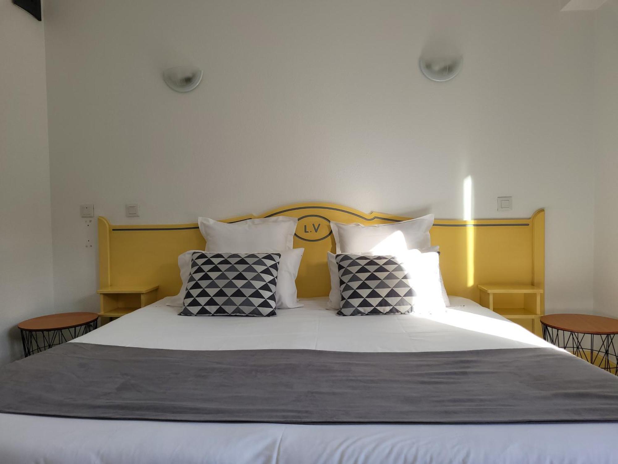 Hotel Le Vanseen Les Vans Eksteriør billede