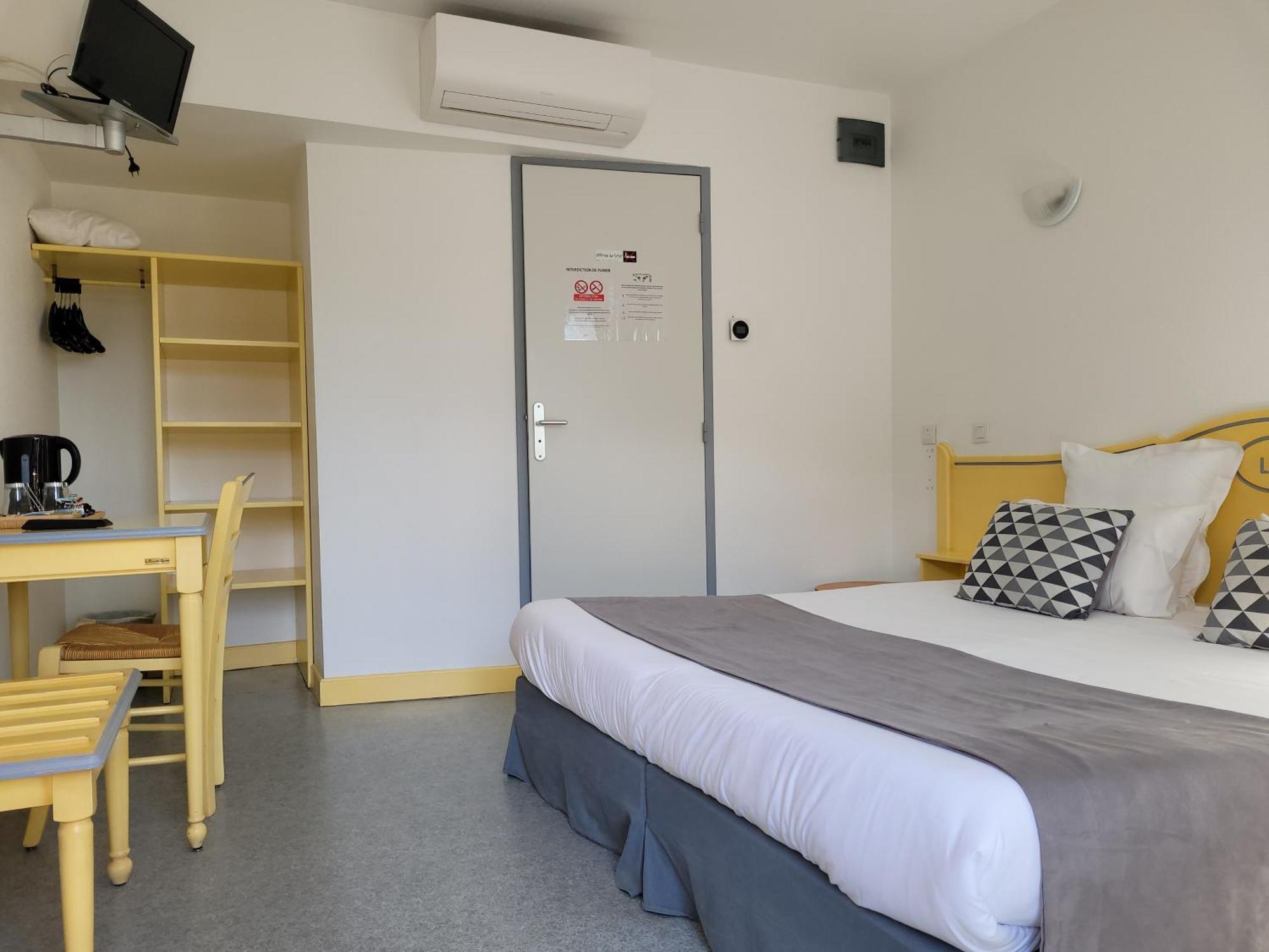 Hotel Le Vanseen Les Vans Eksteriør billede