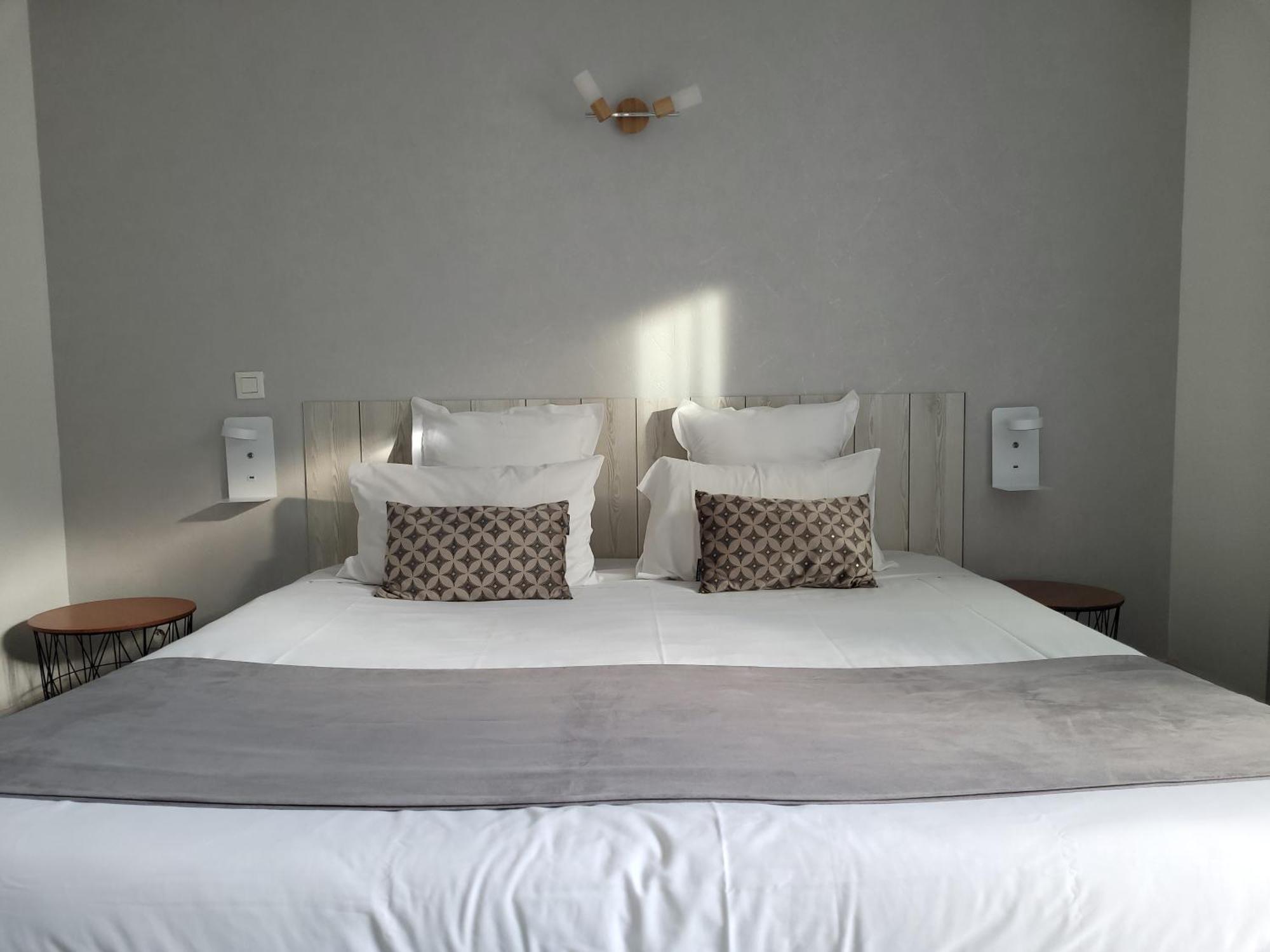 Hotel Le Vanseen Les Vans Eksteriør billede
