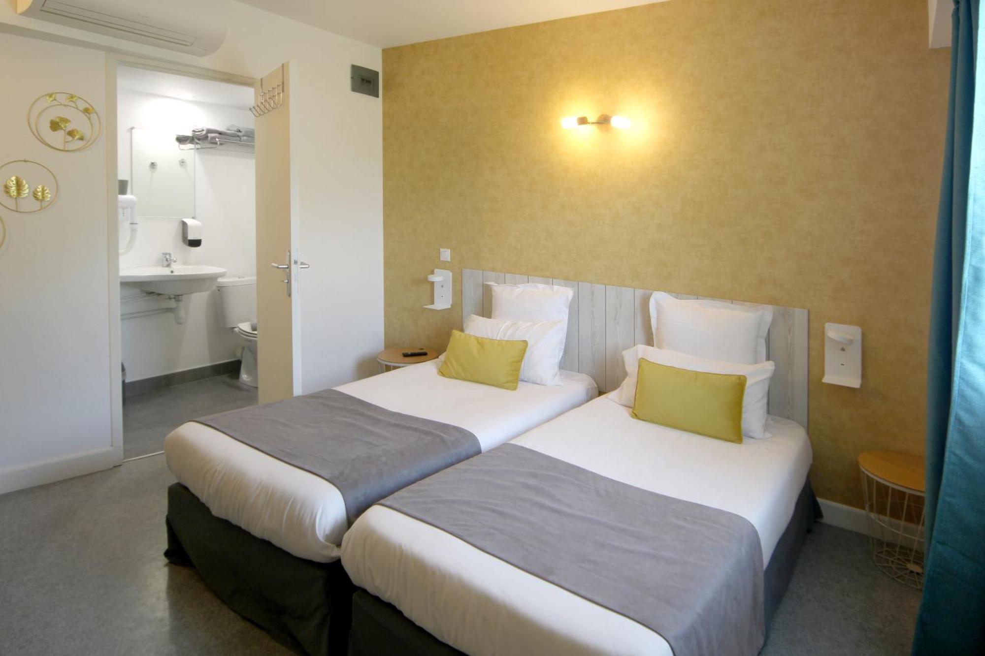 Hotel Le Vanseen Les Vans Eksteriør billede