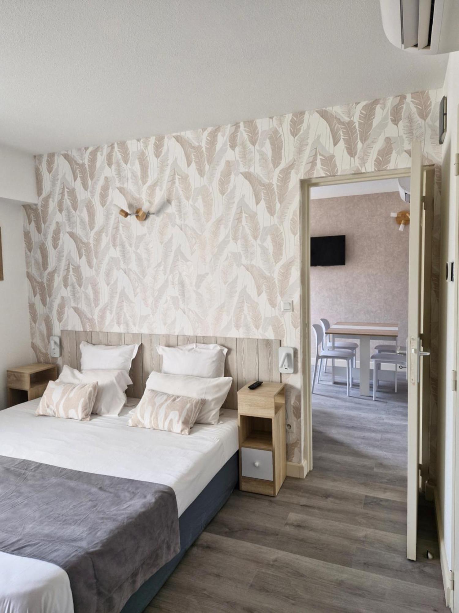 Hotel Le Vanseen Les Vans Eksteriør billede